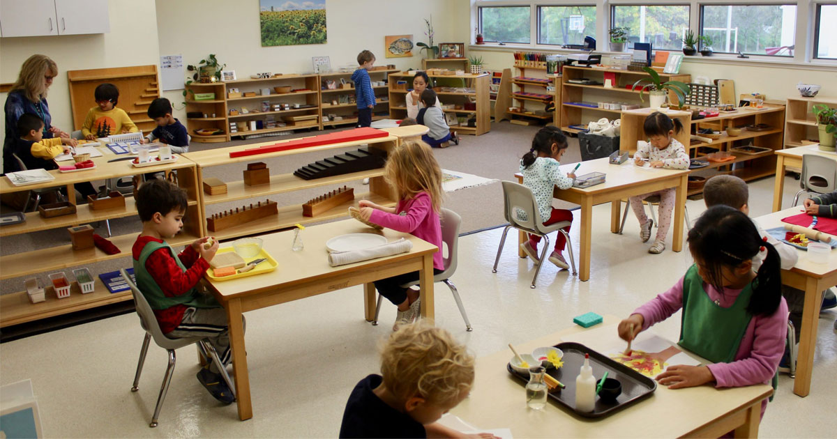 what is the montessori method of teaching